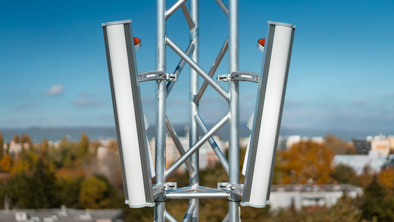 Sector Antenna of 100 degrees, 20 dBi, 5150 - 5850 MHz, Carrier Class Performance, Integrates BackShield to Avoid Side Lobes