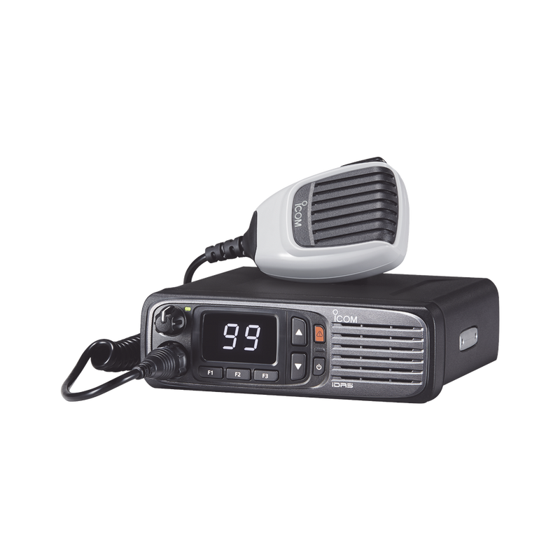 Digital mobile radio with numerical display, in the range of 380-470MHz, 99 selectable channels, GPS, and bluethooth. Includes microphone, power cable and bracket.