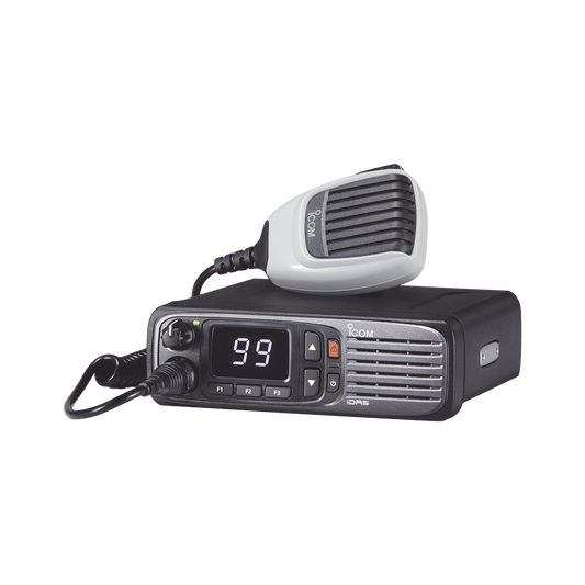 Digital mobile radio with numerical display, in the range of 380-470MHz, 99 selectable channels, GPS, and bluethooth. Includes microphone, power cable and bracket.