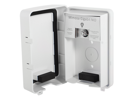Gigabit Electrostatic Discharge Protection Device: Ideal for outdoor installations, provides ESD protection and a grounding point for all radio link installations